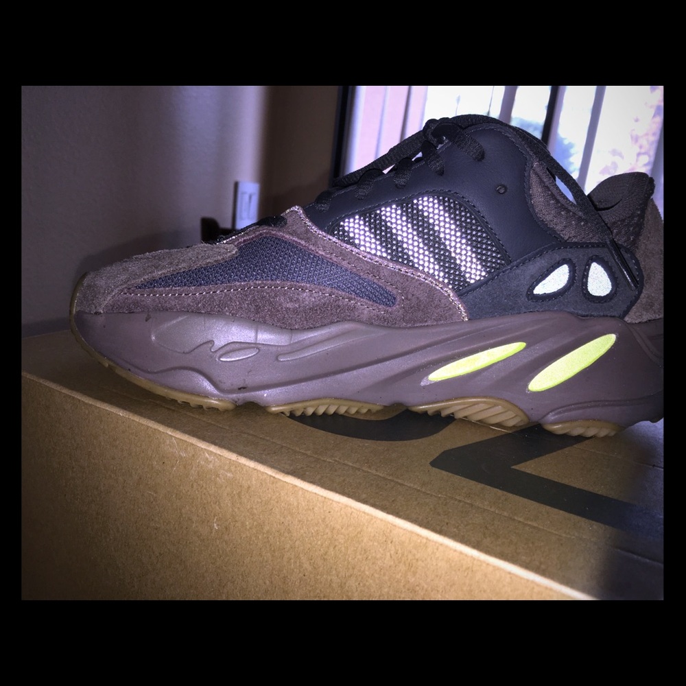 Yeezy Boost 700 Mauve